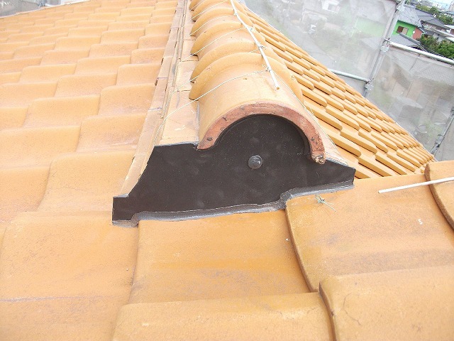 棟止め部分を板金で処理